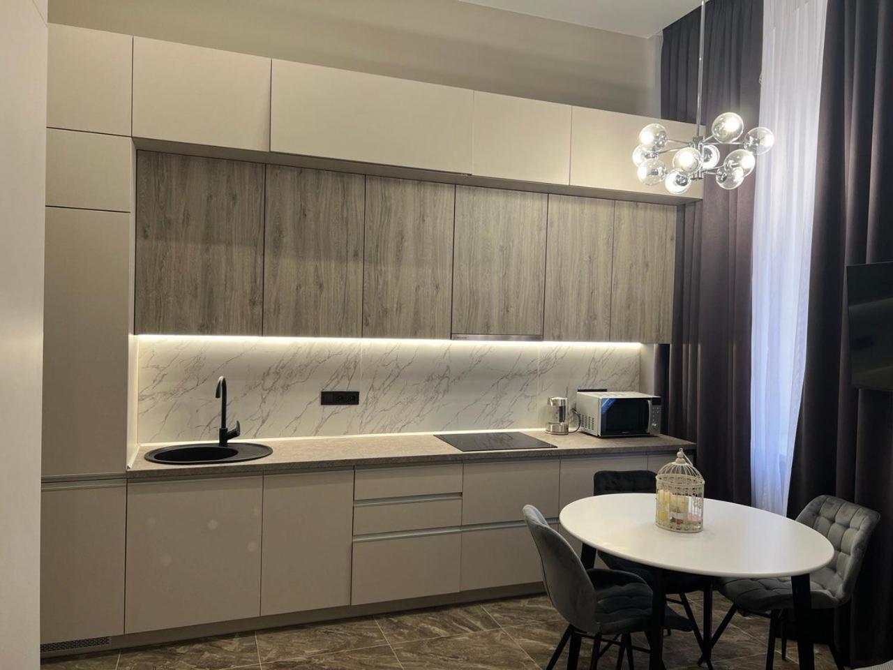 Apartment Apartments *