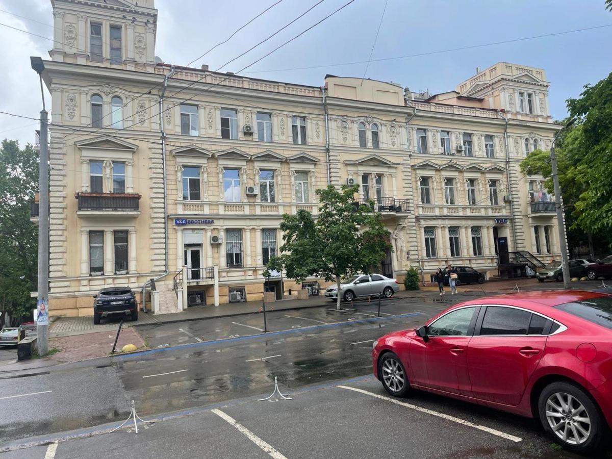 Апартаменти Apartments *